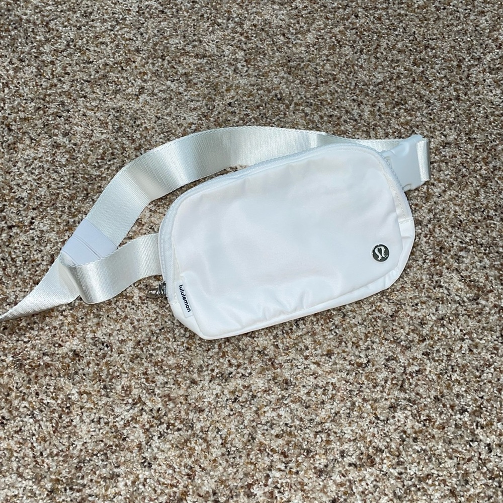 Lululemon Belt Bag- White